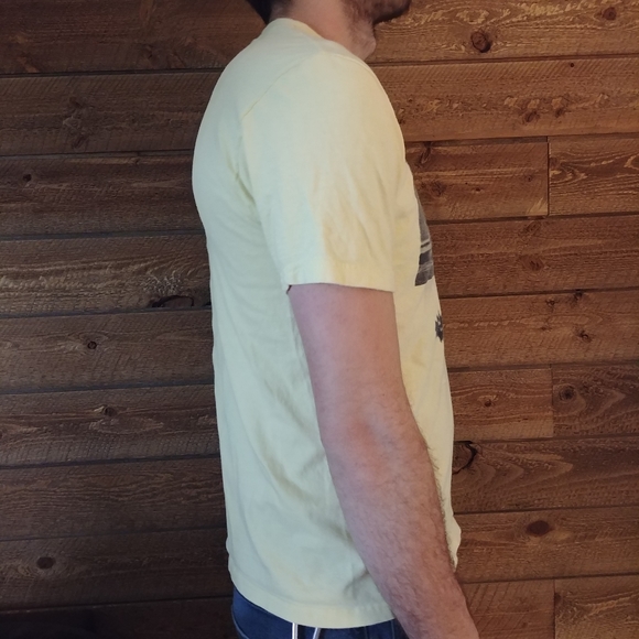 Quiksilver Slim Fit Yellow and Black Tee T11 - Picture 3 of 7